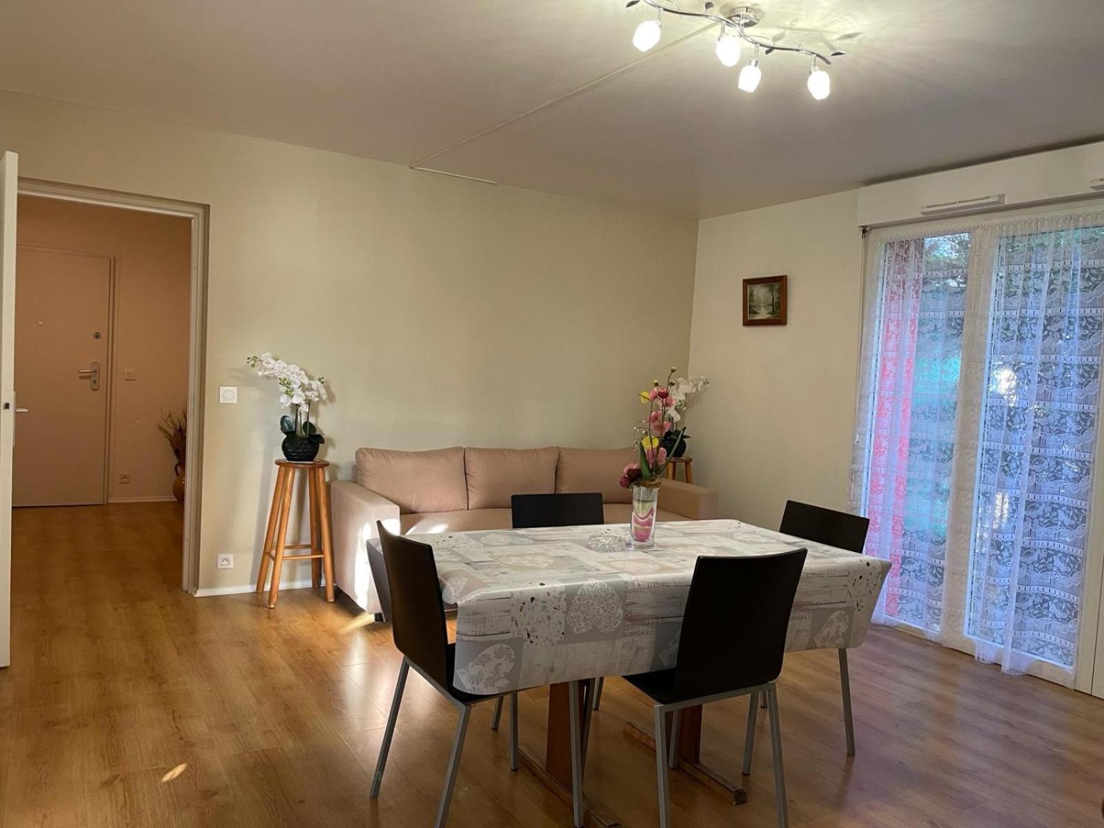 F3 Cosy A Cergy A 10 Minutes De La Gare Cergy Prefecture Et Proche Essec Διαμέρισμα Εξωτερικό φωτογραφία